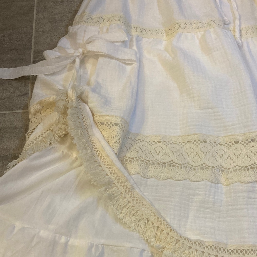 Elegant Western Cream Skirt - Picture 8 of 16